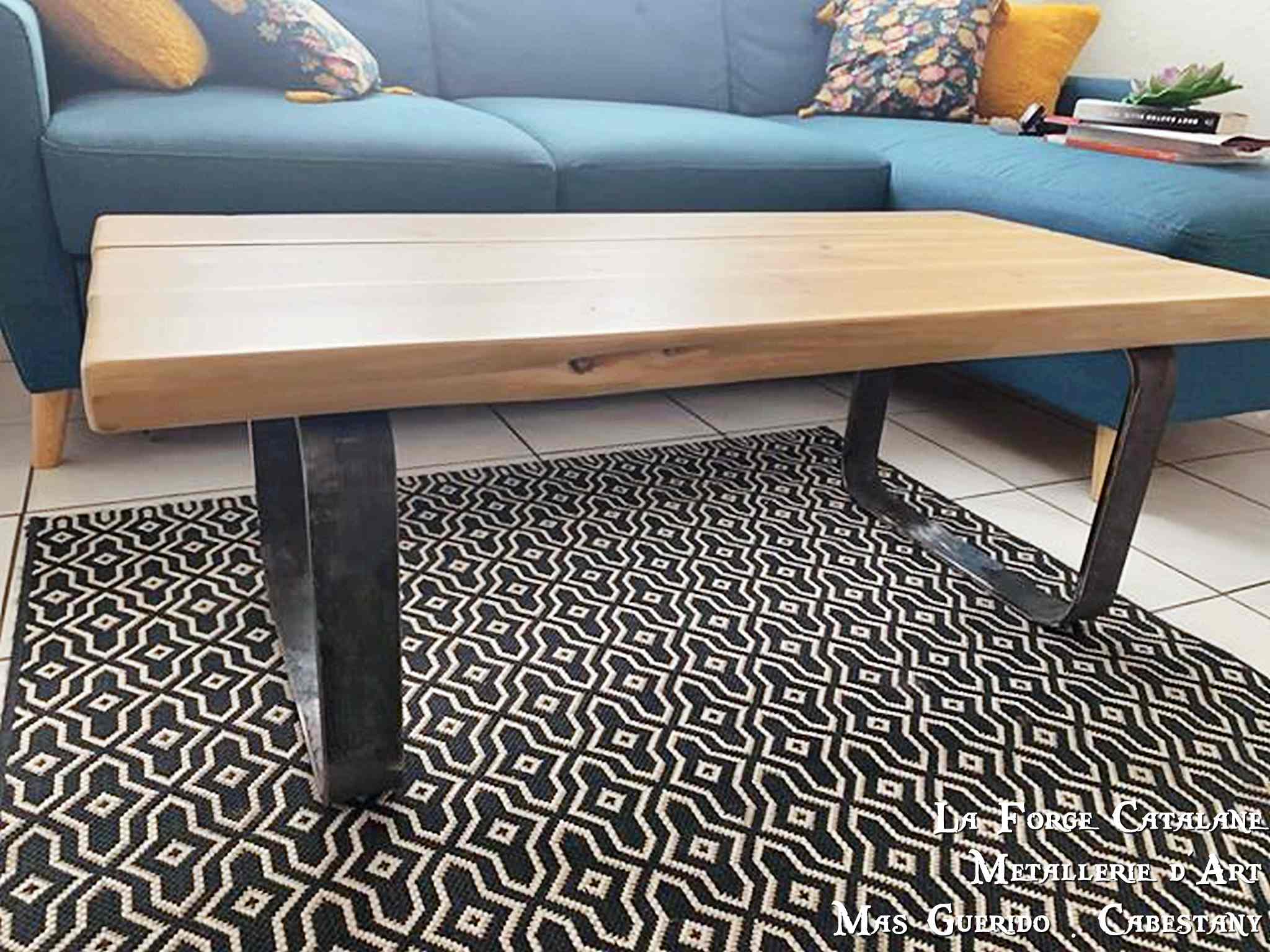 table basse plateau bois pied en u forge catalane.jpg